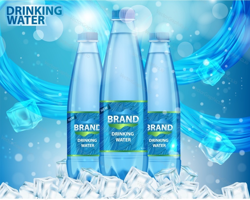 Шаблон дизайна рекламы питьевой воды. Векторные реалистичные пластиковые бутылки с минеральной водой вашего бренда на синем фоне с брызгами воды, каплями и кубиками льда.