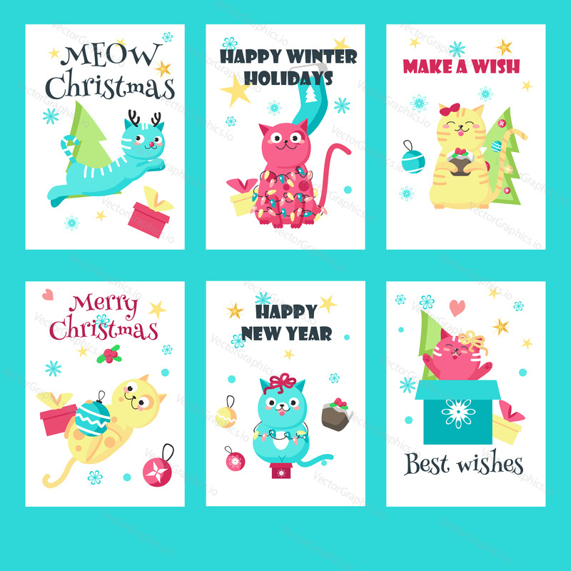 Векторный набор рождественских открыток с милыми кошками, подарочными коробками, рождественскими елками, шарами, ягодами остролиста и праздничными поздравлениями. Забавные кошки в гирляндах на рождественской елке и повязке из оленьих рогов.