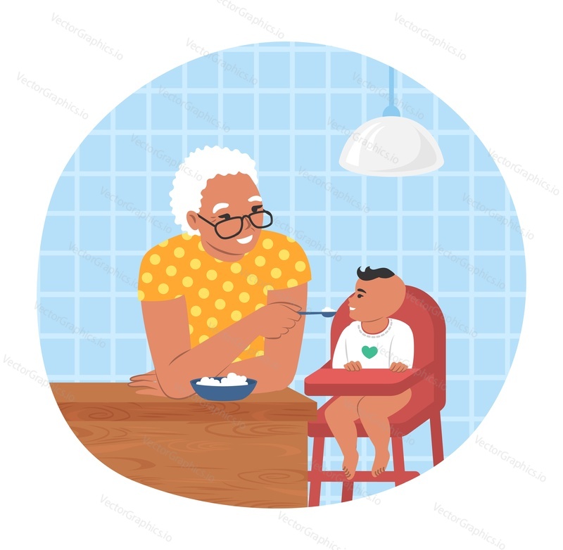 Счастливая бабушка кормит внука, сидя в детском кресле для еды, плоская векторная иллюстрация. Бабушка и внук проводят время вместе. Отношения между бабушкой, дедушкой и внуками.