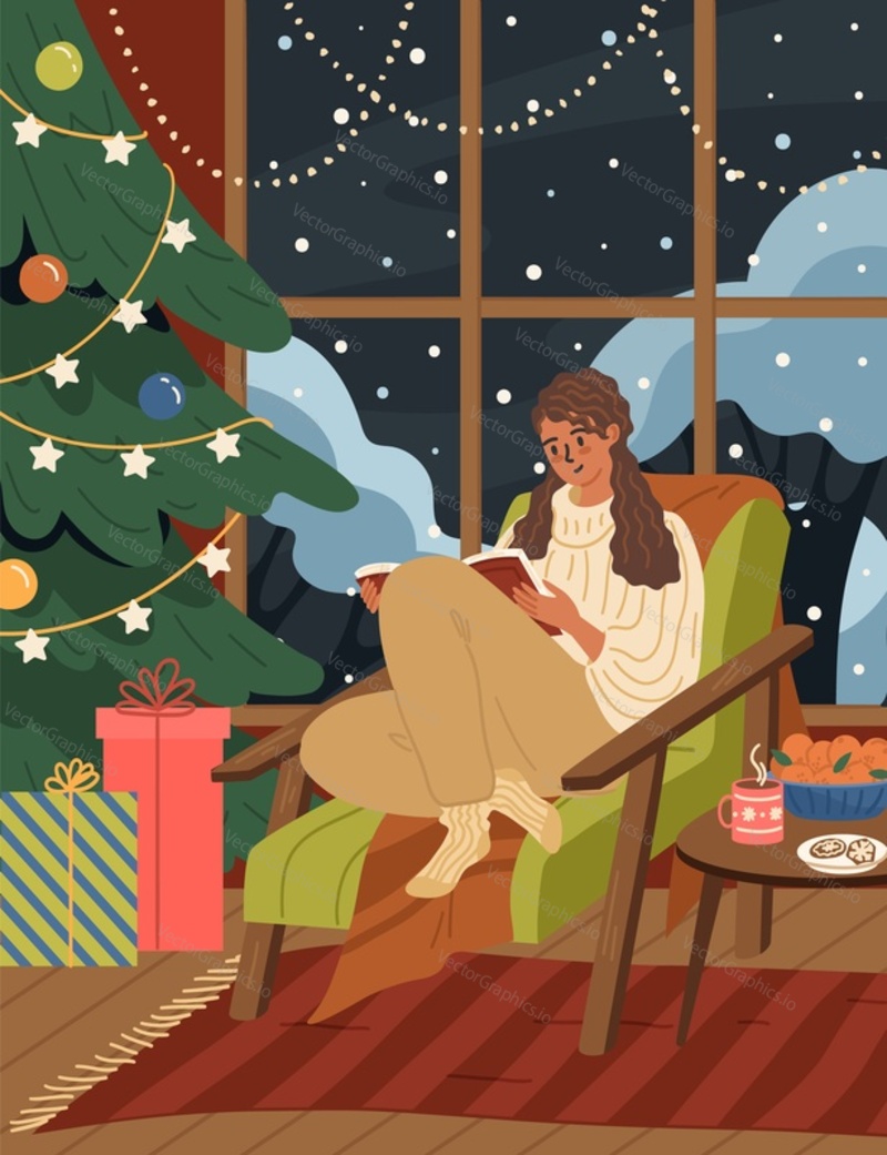 Расслабленная молодая женщина читает, сидя дома в кресле. Украшение домашней гостиной для зимних рождественских праздников